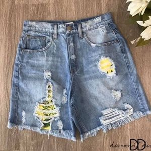 💛SOLD💛Lemonade Stand Shorts